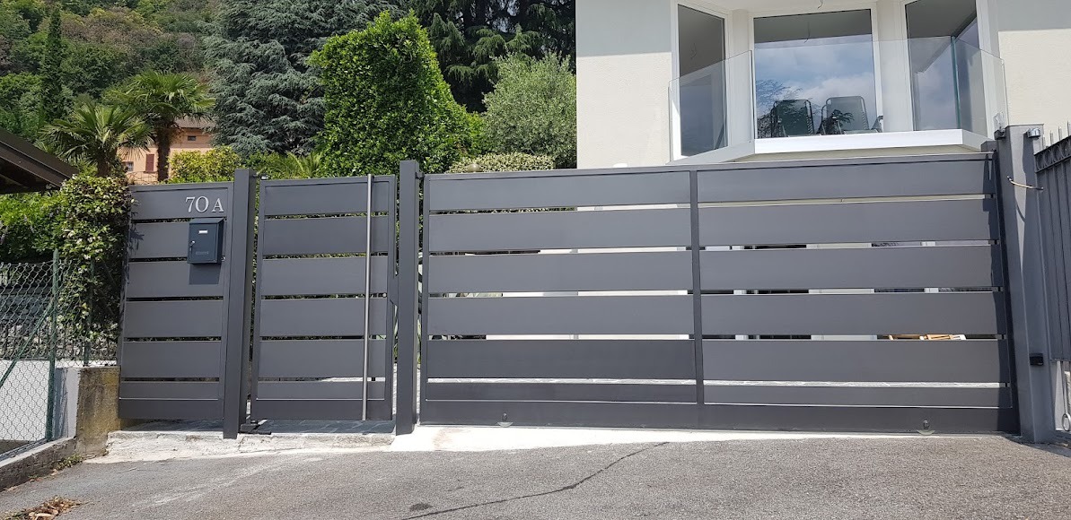 Cancello carraio scorrevole e pedonale grigio antracite